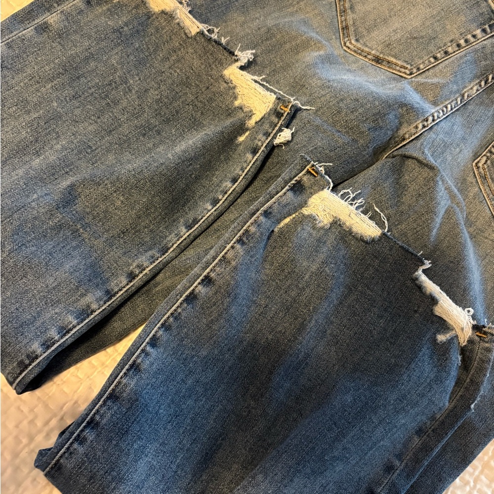 Stylish Blue Flare Jeans - Picture 4 of 4